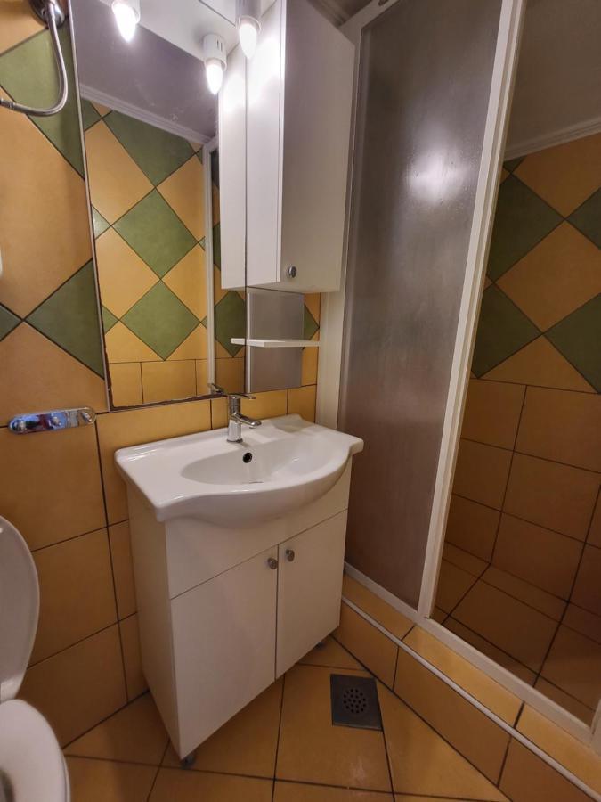 ApartmaniinПримоштен Экстерьер фото