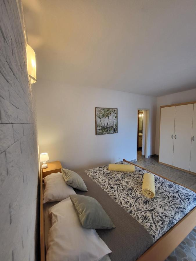 ApartmaniinПримоштен Экстерьер фото