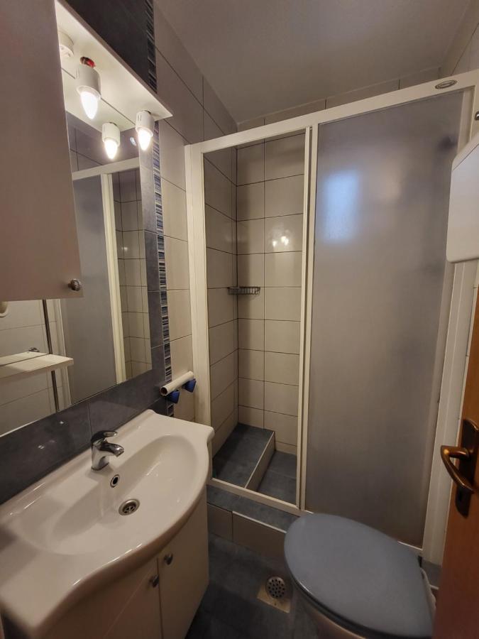 ApartmaniinПримоштен Экстерьер фото